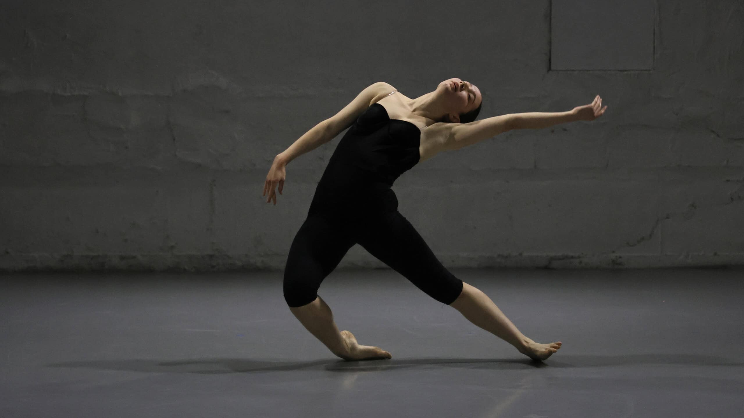 Roy Assaf Dance Company: »The Fall of a Structure« © Natasha